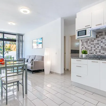 2 Bedroom Playa De Americas *