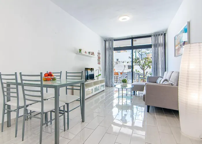 Apartment 2 Bedroom Playa De Americas