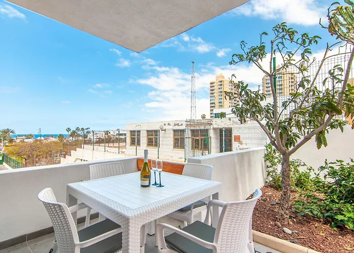 2 Bedroom Playa De Americas Apartment