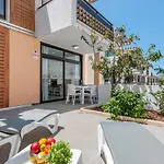 2 Bedroom Playa De Americas *