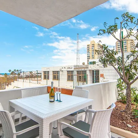 2 Bedroom Playa De Americas Lägenhet