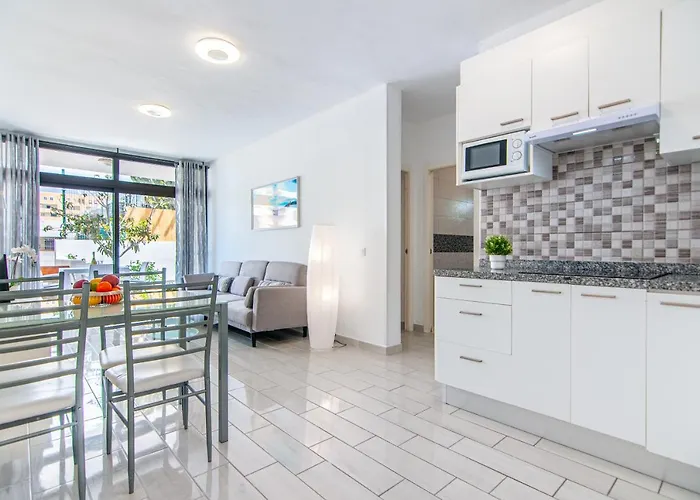 2 Bedroom Playa De Americas *