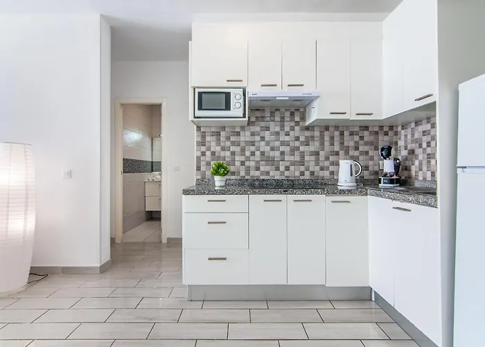 2 Bedroom Playa De Americas Lägenhet *