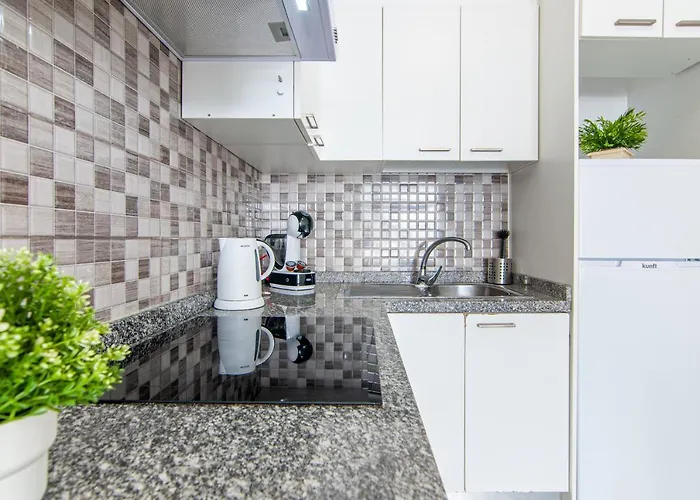 2 Bedroom Playa De Americas Appartement *