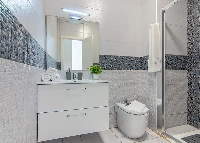 2 Bedroom Playa De Americas * Playa de las Americas (Tenerife)