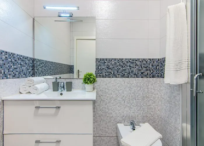 2 Bedroom Playa De Americas * Playa de las Americas (Tenerife)