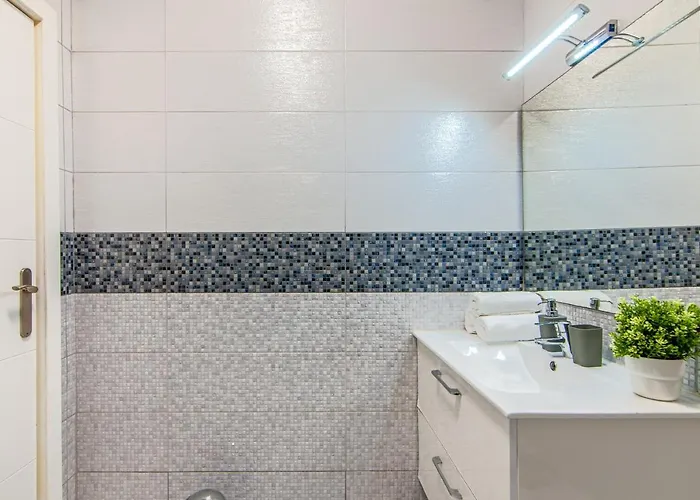 2 Bedroom Playa De Americas Lägenhet *